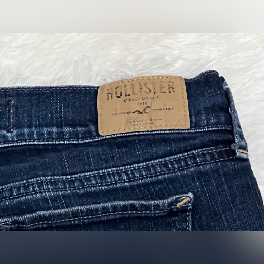 Hollister Denim Shorts - Picture 4 of 5